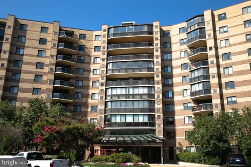 unit-517-8350 Greensboro Dr, MCLEAN, VA, 22102-3509 | Card Image
