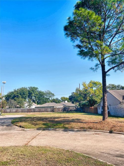 9814 Kindletree Cir, Houston, TX, 77040-3913 | Card Image