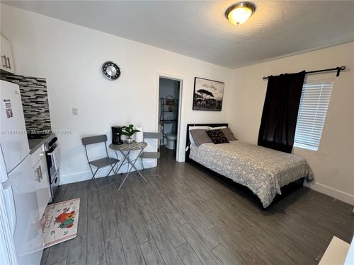 apt-14-2305 Monroe St, Hollywood, FL, 33020-7071 | Card Image