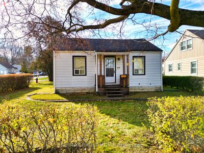 139 Memorial Ave, House other with 2 bedrooms, 1 bathrooms and 2 parking in Orillia ON | Image 1