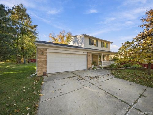 2900 S Livernois Rd, Rochester Hills, MI, 48307-4423 | Card Image