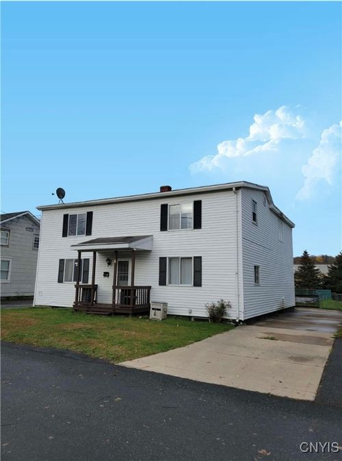 6 Garden St, New York Mills, NY, 13417-1301 | Card Image