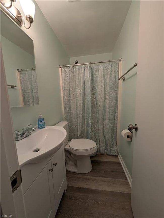 Hall Bath | Image 13