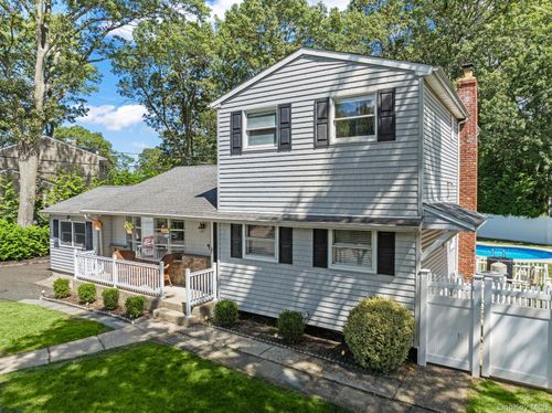 20 Wren Dr, Hauppauge, NY, 11788-1107 | Card Image