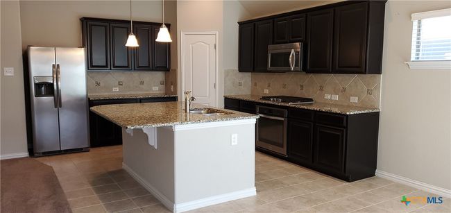 716 Oyster Crk, House other with 4 bedrooms, 2 bathrooms and null parking in Buda TX | Image 7