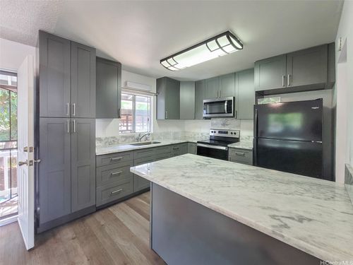 99-051 Kinoole Pl, Aiea, HI, 96701-4134 | Card Image