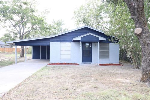 107 Love St, Kaufman, TX, 75142-1215 | Card Image