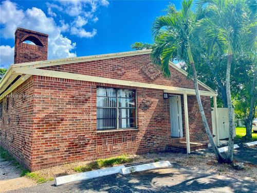 6137 Pierce St, Hollywood, FL, 33024-7943 | Card Image