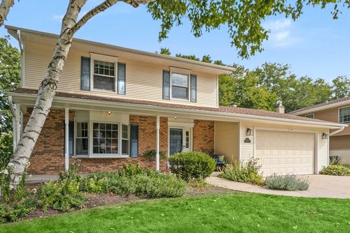 212 Londonderry Ct, Mundelein, IL, 60060-1331 | Card Image