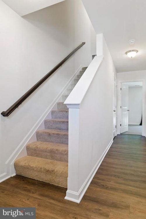 81 Vespucci Ln, MARTINSBURG, WV, 25404-1807 | Card Image