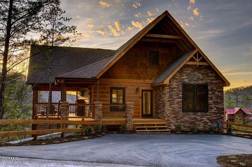 1205 Parkview Vista Way, Pigeon Forge, TN, 37863 | Card Image