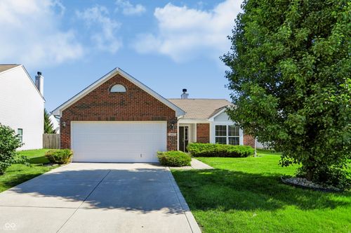 3442 Enclave Ln, Greenwood, IN, 46143-6116 | Card Image