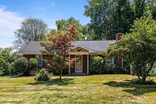 147 Highland Ave, West Springfield, MA, 01089-1017 | Card Image