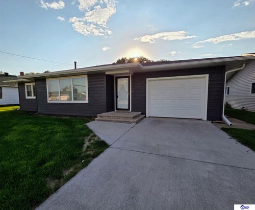 1121 11th St, Henderson, NE, 68371-8933 | Card Image