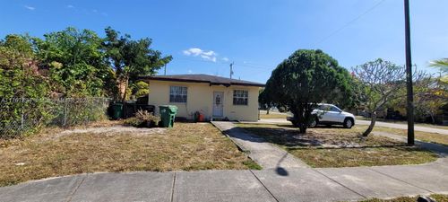 800 Jann Ave, Opa-Locka, FL, 33054-3322 | Card Image