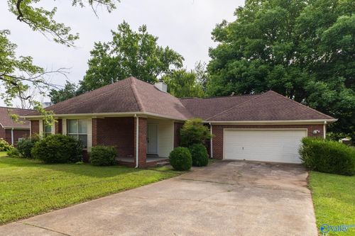 107 Dawn Dr, Madison, AL, 35758-2330 | Card Image