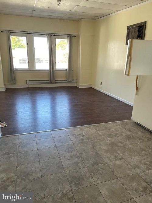 7 S York Rd, HATBORO, PA, 19040-3231 | Card Image