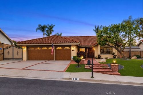 602 Lotus Ave, Thousand Oaks, CA, 91360-2167 | Card Image