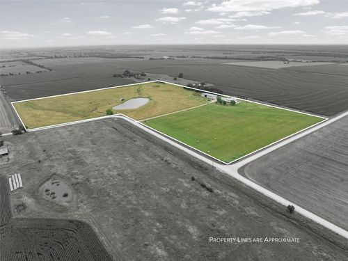 3057 Holy Rd, Abbott, TX, 76621-3009 | Card Image