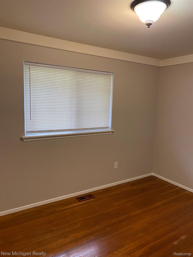 2826 Rhodes Dr, House other with 3 bedrooms, 2 bathrooms and null parking in Troy MI | Image 13