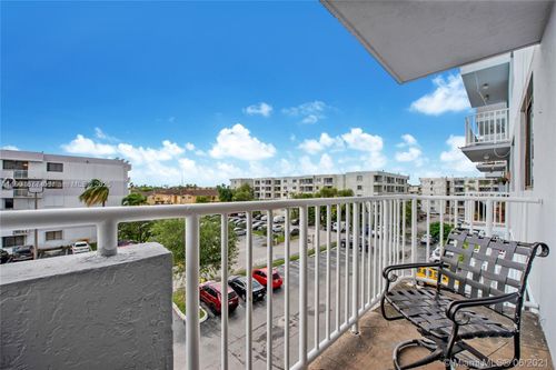 apt-414-8251 Nw 8th St, Miami, FL, 33126-3946 | Card Image
