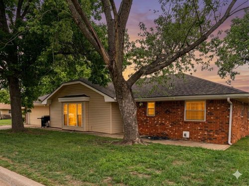 11532 Hastings Avenue, Yukon, OK, 73099 | Card Image