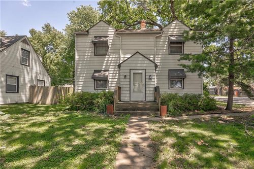 8037 Jefferson Street, Kansas City, MO, 64114 | Card Image
