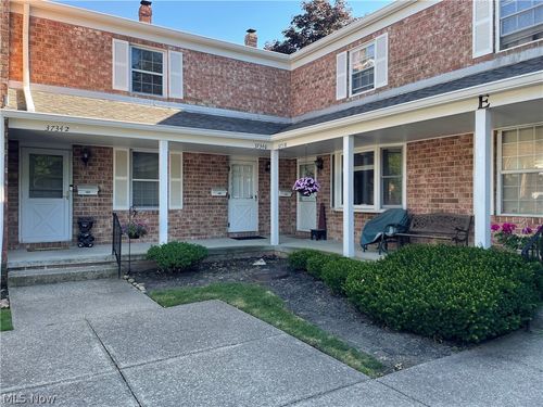 37340 Euclid Ave, Willoughby, OH, 44094-5618 | Card Image