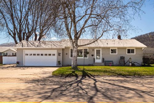 1367 County 25, La Crescent, MN, 55947-9761 | Card Image