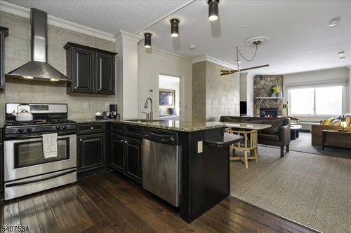 411-3 Wild Turkey Way, Hamburg, NJ, 07419-1531 | Card Image