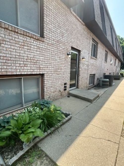 apt-19-109 Urban St, Bloomington, IL, 61704-7341 | Card Image