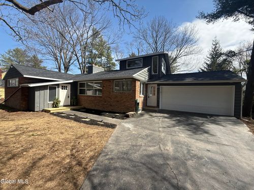 2080 Van Antwerp Rd, Niskayuna, NY, 12309-1124 | Card Image