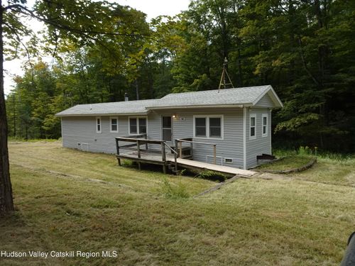 158 Middle Rd, Austerlitz, NY, 12017-1720 | Card Image