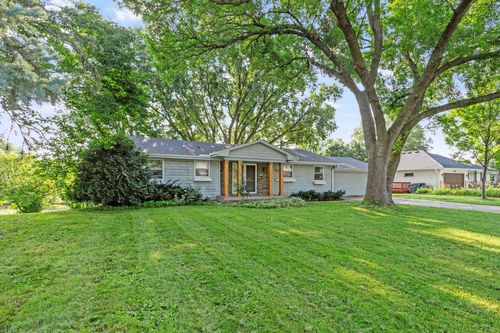 1940 Pennsylvania Ave N, Golden Valley, MN, 55427-3525 | Card Image