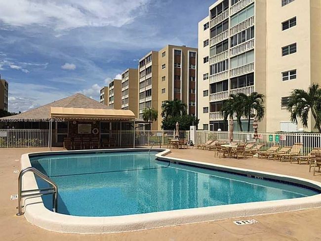 105 - 500 Ne 12th Ave, Condo with 1 bedrooms, 1 bathrooms and null parking in Hallandale Beach FL | Image 5