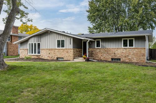 6208 81st Ave N, Brooklyn Park, MN, 55443-2036 | Card Image
