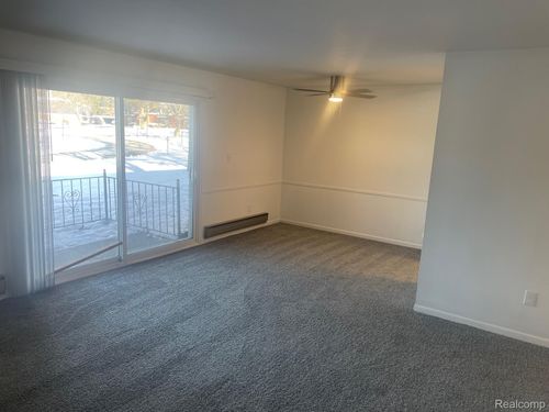 apt-2-1824 Colonial Village Way, Waterford, MI, 48328-1934 | Card Image