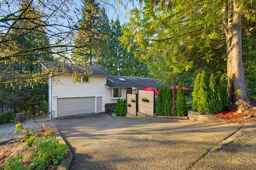 412 Elm St, Port Moody, BC, V3H2Z4 | Card Image