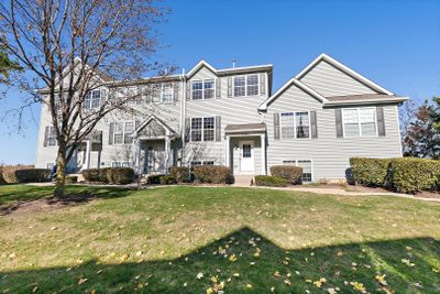 1483 W Sedgewood Court, Townhouse with 2 bedrooms, 2 bathrooms and 2 parking in Round Lake IL | Image 2