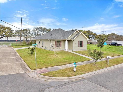2400 Munster Blvd, Meraux, LA, 70075-2406 | Card Image