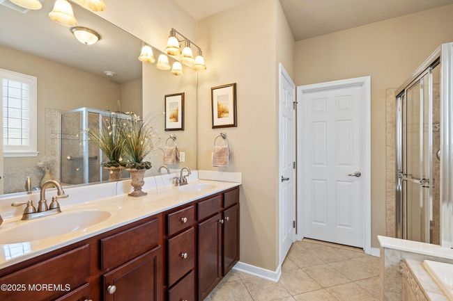 19 E Francesa Ct, Home with 3 bedrooms, 3 bathrooms and null parking in Farmingdale NJ | Image 29