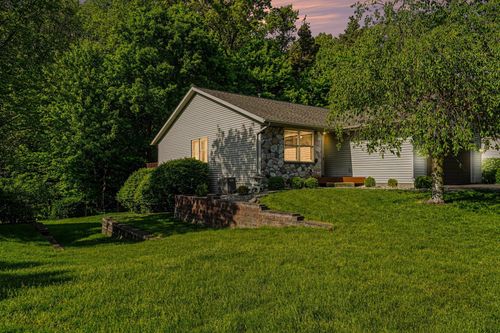 6811 Birdsong Ave, Kalamazoo, MI, 49009-8226 | Card Image
