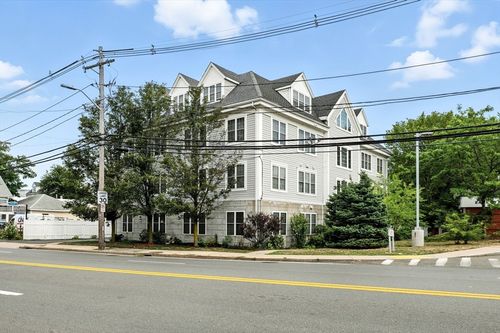 unit-9-103 Elliott St, Beverly, MA, 01915-3259 | Card Image