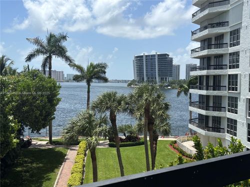 apt-414-3600 Mystic Pointe Dr, AVENTURA, FL, 33180-2557 | Card Image