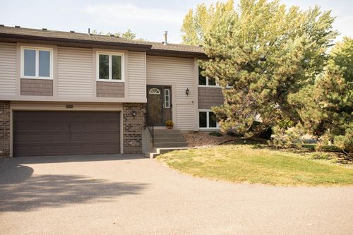 14661 94th Pl N, Maple Grove, MN, 55369-8502 | Card Image