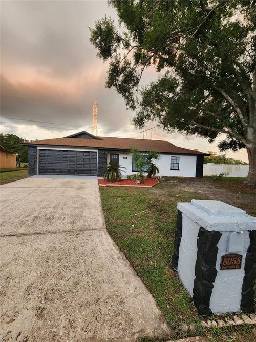 8058 Deerwood Cir, Tampa, FL, 33610-9557 | Card Image