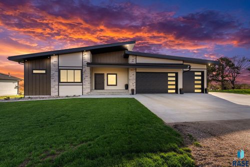 6319 Stoney Pt, Wentworth, SD, 57075-7391 | Card Image