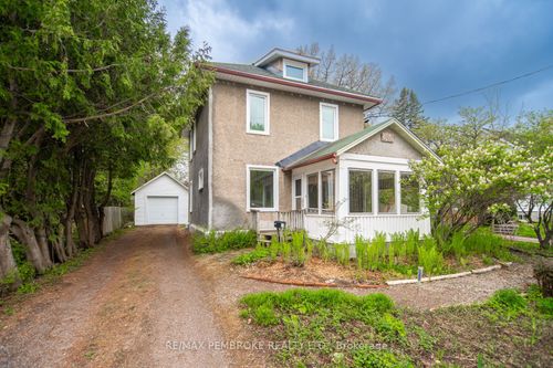 348 Esther St, Pembroke, ON, K8A3C8 | Card Image