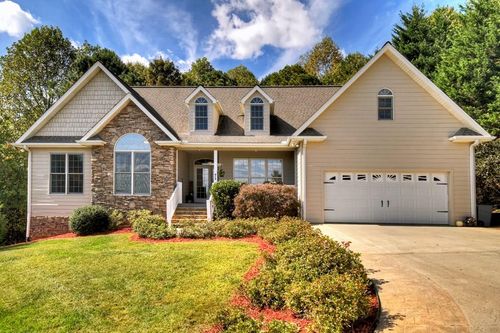 42 Southview Ln, Blairsville, GA, 30512-2761 | Card Image