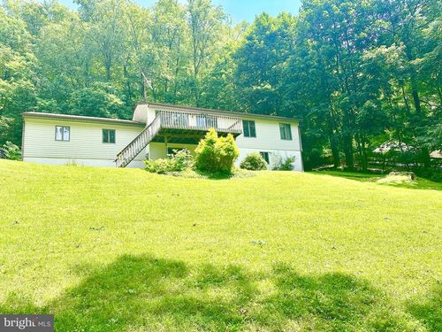 127 Mill St, BOYERTOWN, PA, 19512-8433 | Card Image